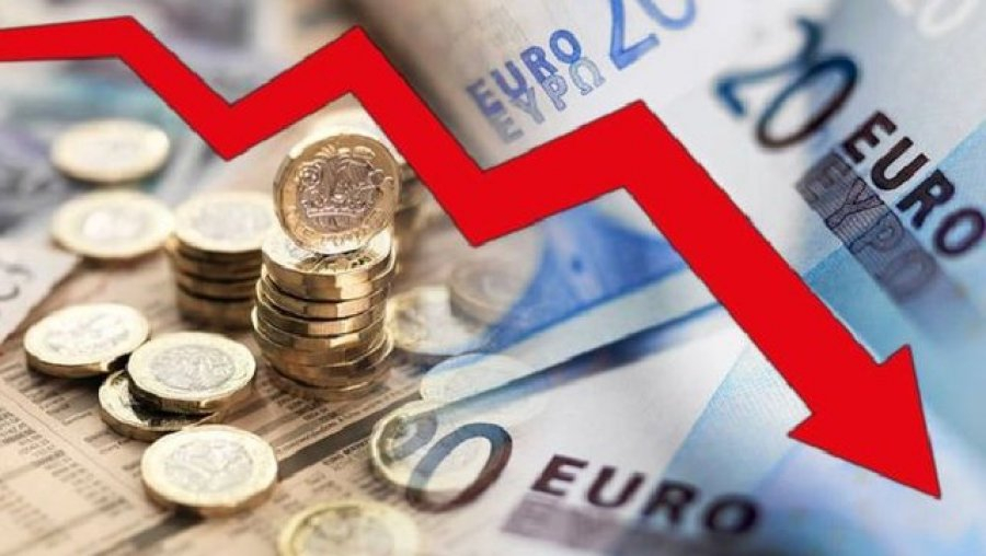 Çfarë po ndodh me monedhat e huaja? Ja sa shitet dhe blihet euro dhe dollari