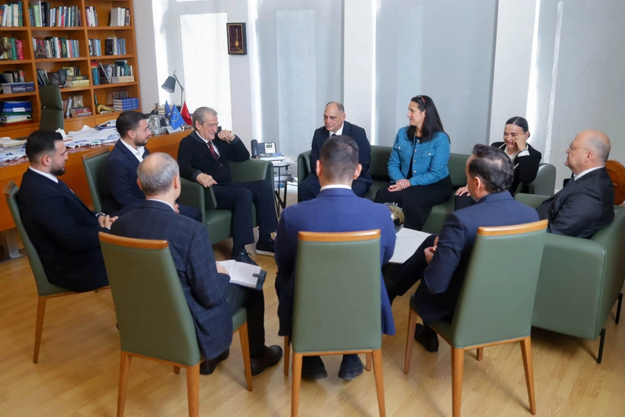 Berisha me përfaqësuesit e 'Heritage Foundation': Narkoshteti i Ramës po shkatërron vendin
