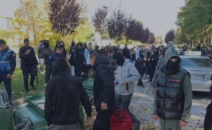 Revolta e rinisë/ Dy të rinjtë e arrestuar pas protestës në Korçë janë liruar sot nga Gjykata