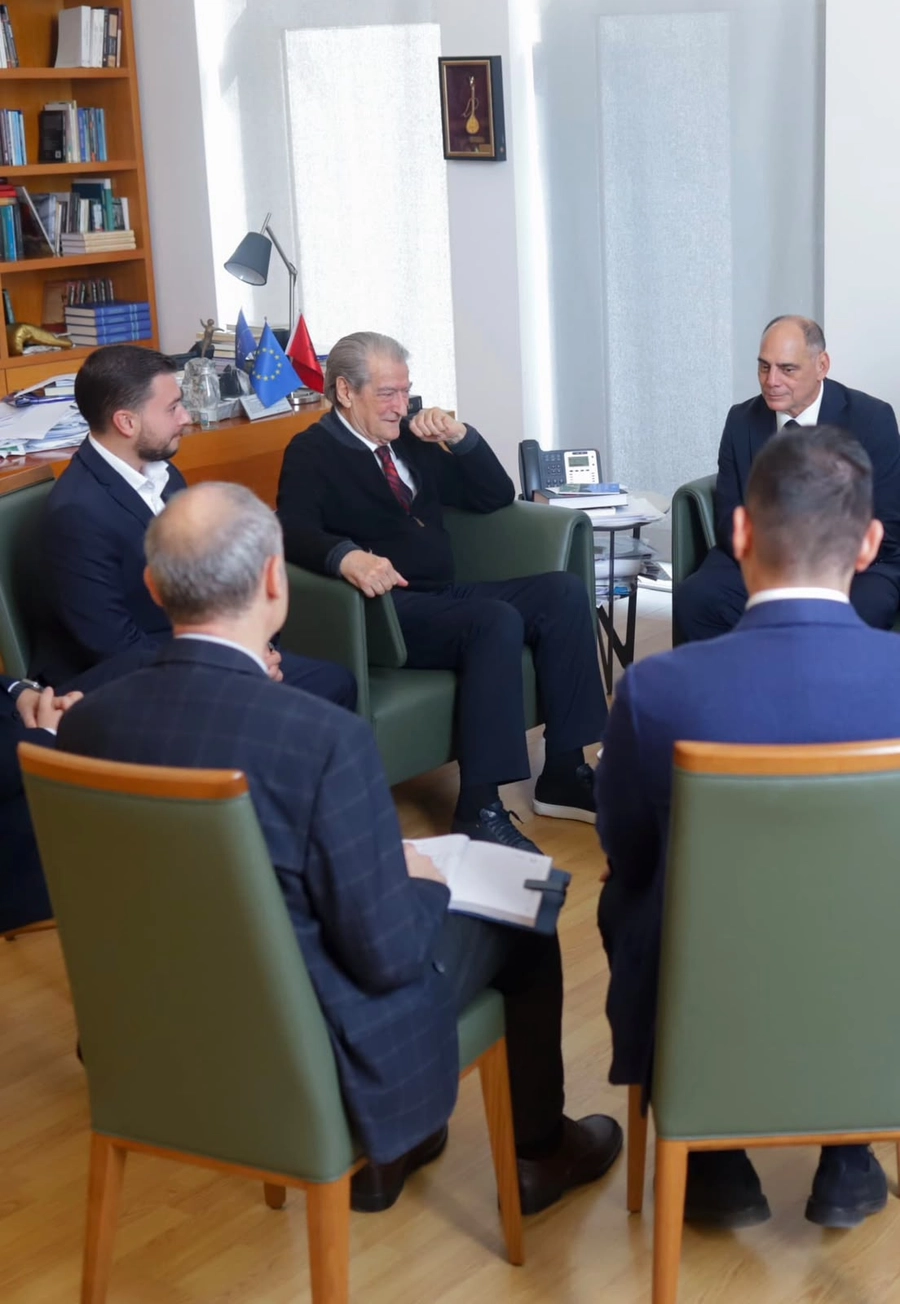 Berisha takon përfaqësuesit e Heritage Foundation: Narkoshteti i Ramës po shkatërron Shqipërinë, qeveria teknike është domosdoshmëri