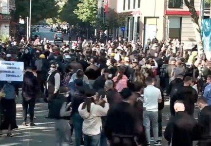 Protestuesi: Një polic paguhet 700 mijë lekë, aq nuk bën bideja e Belinda Ballukut