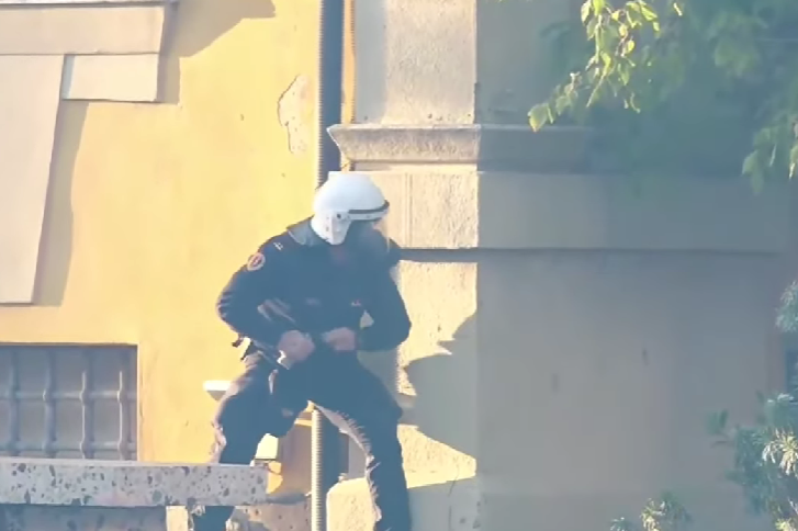 FOTO/ Rriten sërish tensionet në disa Ministri, përplasje e ashpër