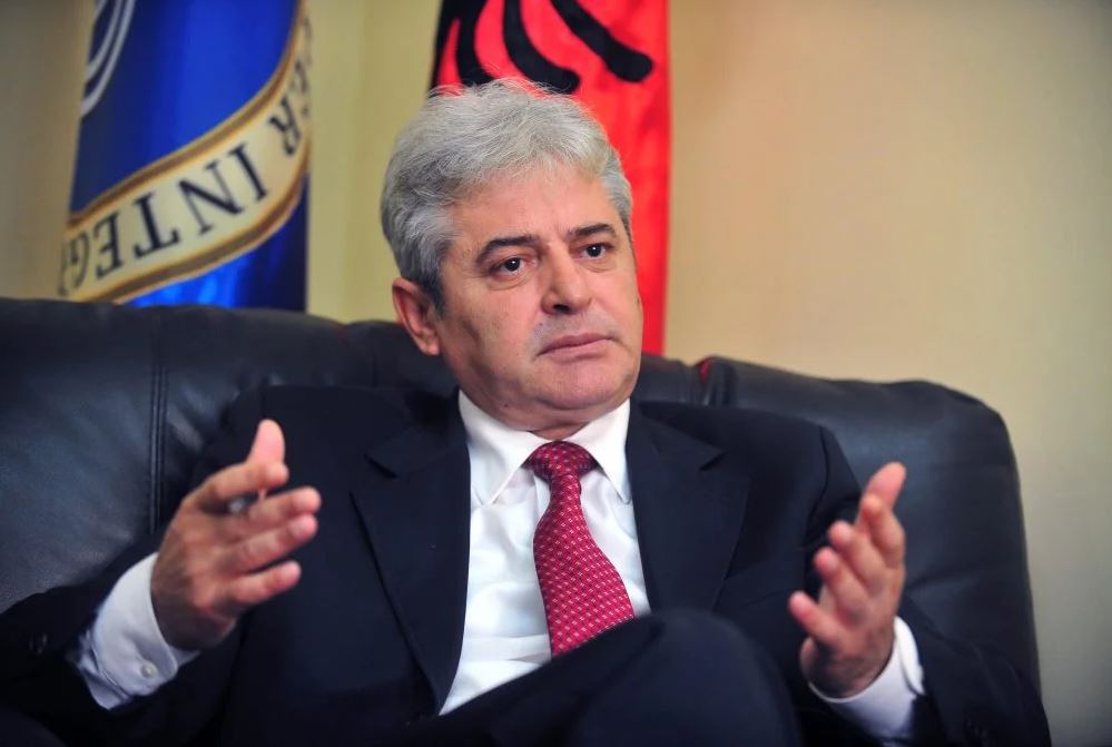 Protestat në Tiranë, Ali Ahmeti: Asnjë formë dhune nuk mund të jetë përgjigje ndaj krizës