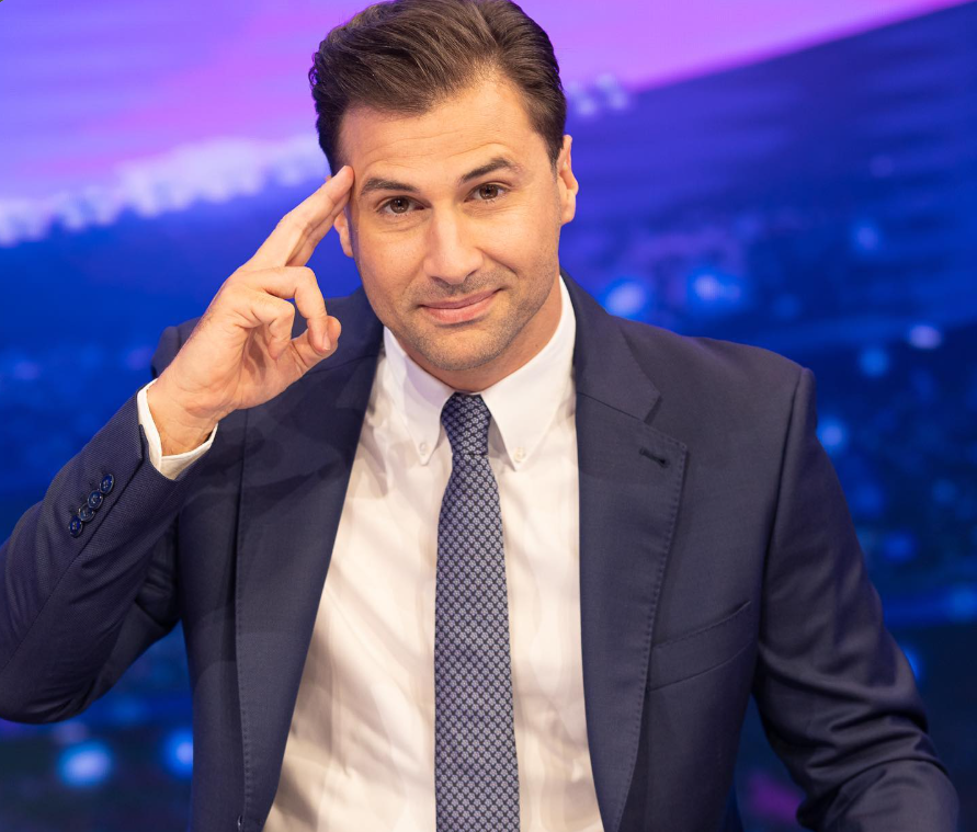 Lorik Cana me studentët: E gjithë vëmendja tek ata deri në gjetjen e zgjidhjes