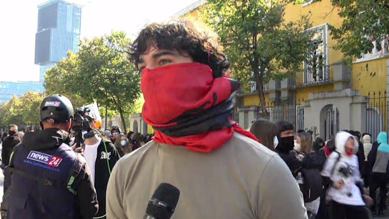 Protestat në Tiranë/ Protestuesit e maskuar: Gati të përballemi me pasojat! Bëjmë shumë mirë që i qëllojmë me gurë efektivët, vet e nisën luftën