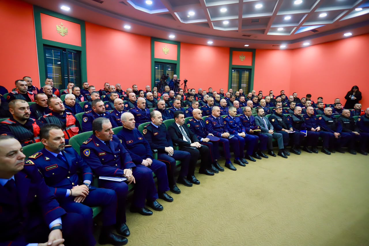 Skënder Hita u shpreh mbështetjen punonjësve të Policisë së Shtetit: Asnjë akt dhune nuk është i pranueshëm