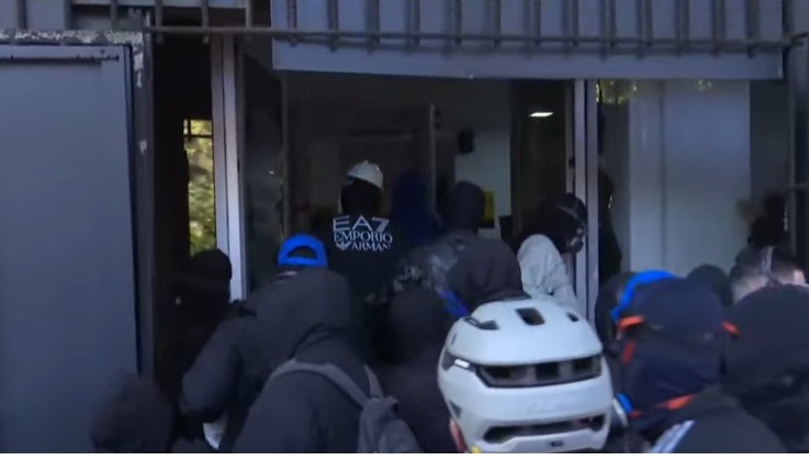 Flakët te Gjykata e Apelit, vihen në pranga 5 persona. Mes tyre dhe një i mitur