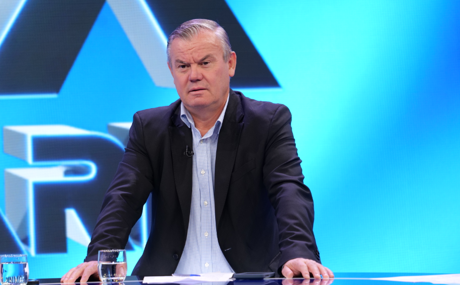 Lesi te emisioni “Të Paekspozuarit”: Studentët dhe rinia të krijojnë parti politike dhe ta rrëzojnë sistemin me votë. Jam me studentët