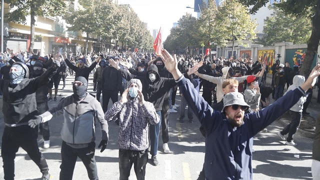 Pedagogët dalin sot në protestë, marshim solidariteti me studentët në orën 10:00