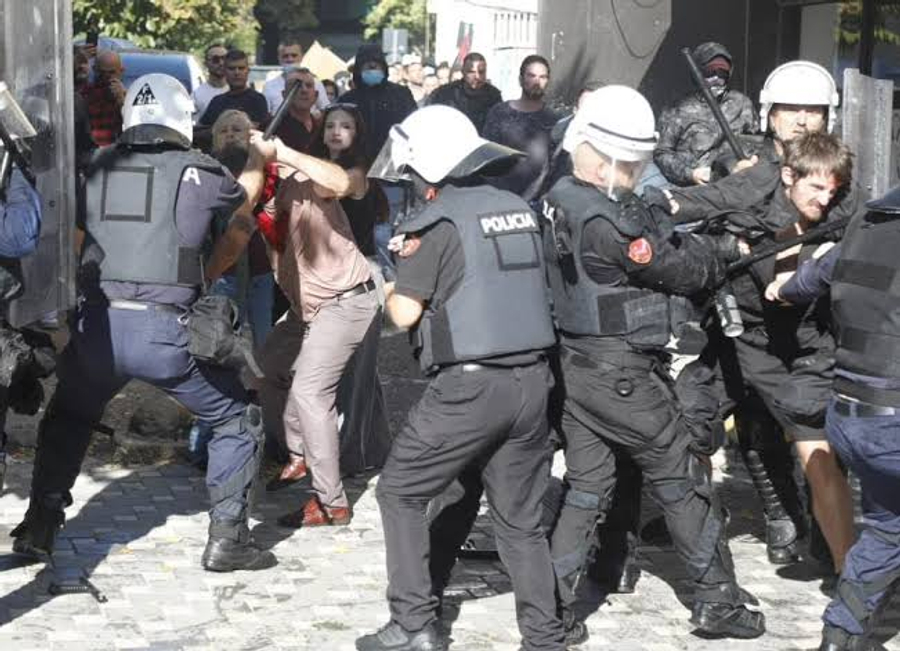 Dhuna e Ramës ndaj rinisë/ Pedagogët dalin sot në protestë, marshim solidariteti me studentët në orën 10:00