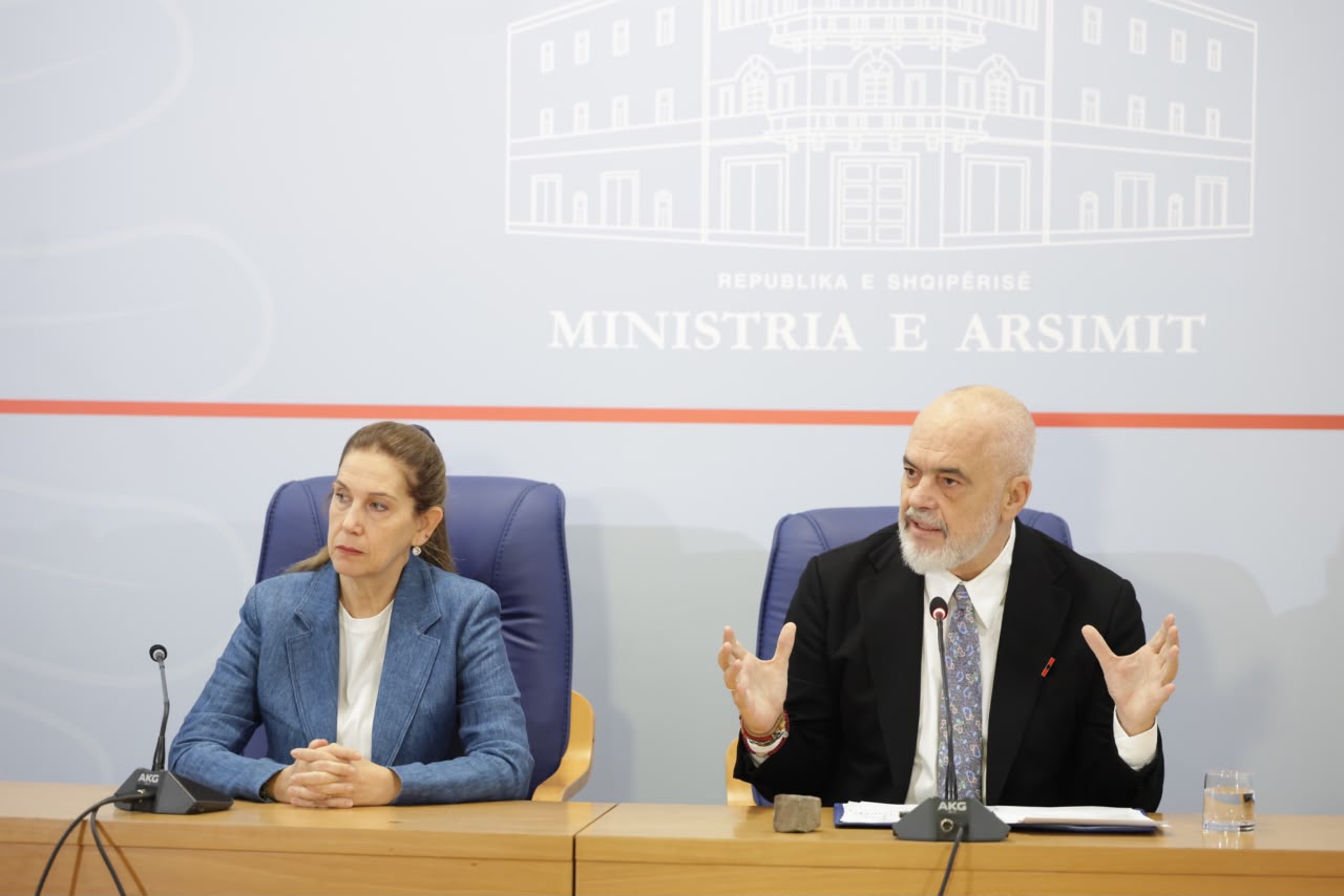 Rama kërcënon sërish studentët dhe prindërit e tyre