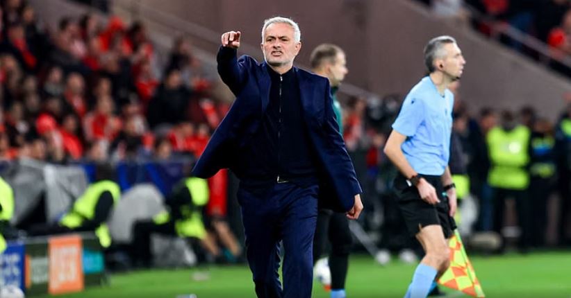 Mesazhi i Mourinho-s: Vinicius? Për mua e paprekshme është vetëm stema e Real Madrid