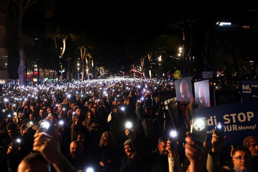 REUTERS: Zyrtarizohen akuzat ndaj Ballukut, korrupsioni është arsyeja pse rinia kërkon largimin e Ramës
