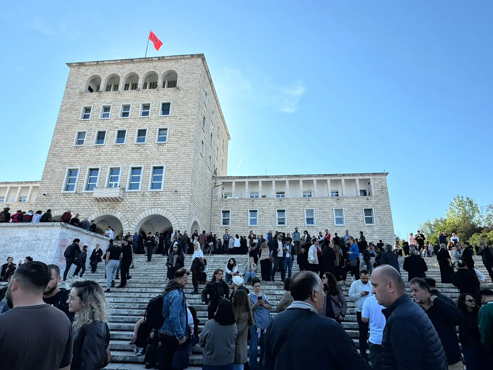 Nga auditorët në shesh, çfarë po kërkojnë pedagogët?