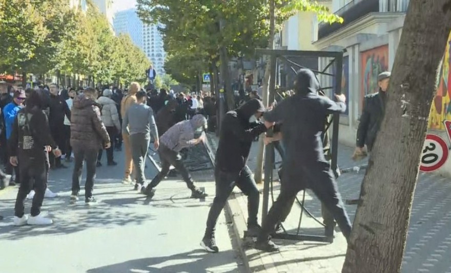 Protestat e dhunshme, dalin sot para gjykatës së Tiranës 58 prej protestuesve