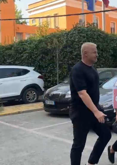 Fshehu vilat e Ballukut në Palasë dhe Dhërmi, Igli Tare merret i pandehur nga SPAK