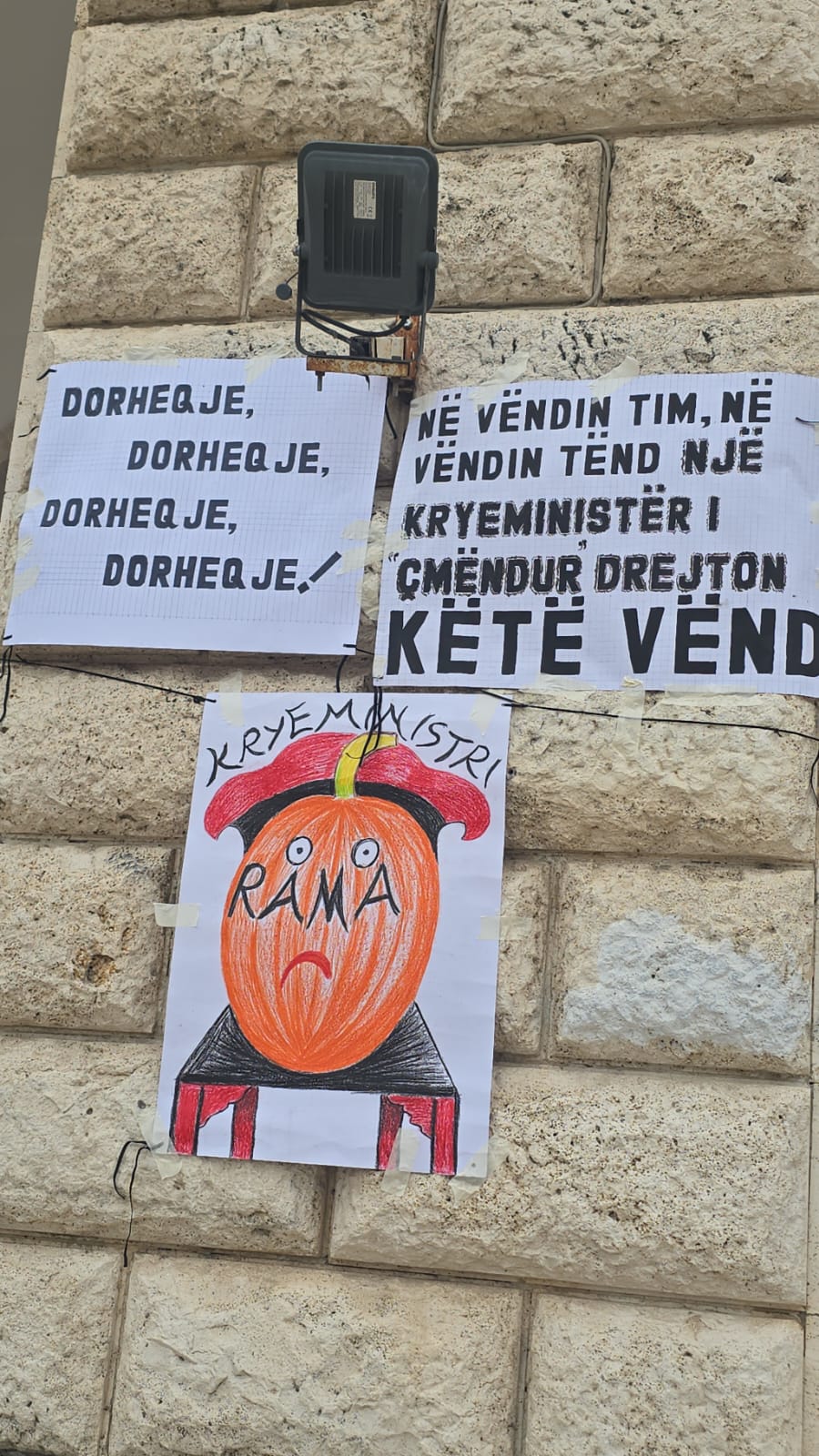 Studentët i përgjigjen Ramës: S’ka dialog, vetëm dorëheqje!