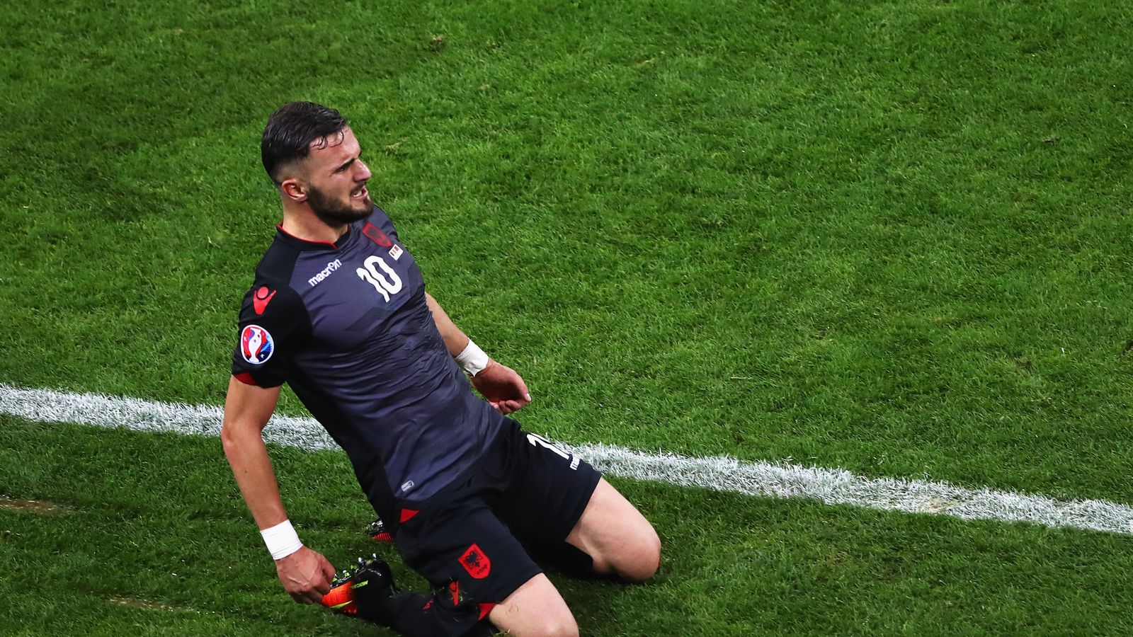 12 gola me Shqipërinë, Armando Sadiku tërhiqet nga futbolli i luajtur! Bëhet drejtues në Zvicër