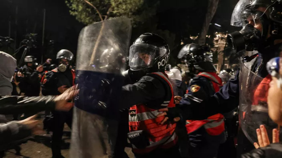 Protestat kundër qeverisë, Le Figaro: BE të marrë përgjegjësi, t’i kërkojë llogari Ramës për korrupsionin