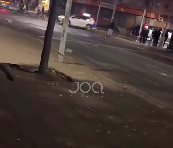 “Mbylle telefonin”, i riu: S’kisha lidhje me protestën, policia më arrestoi dhe më dhunoi!