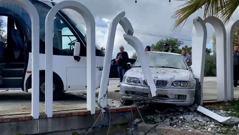 Autobusi i linjës Berat-Tiranë përplaset me një automjet, lëndohen disa pasagjerë