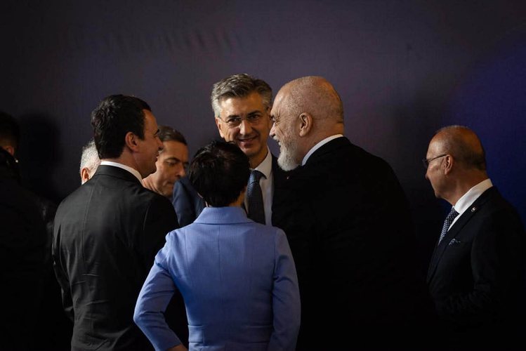 Nga takimi me kancelarin Merz tek Kos, Rama ndan foto nga takimet në Samitin e Liderëve të Procesit të Berlinit në Malin e Zi