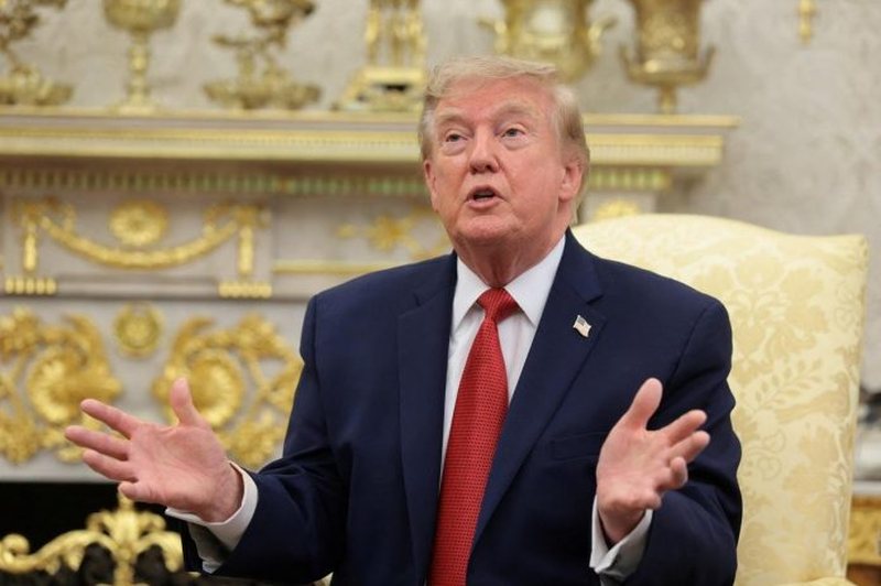 Trump: Një kërcënim bëri që SHBA t’i tërhiqte bombarduesit nga RAF Fairford