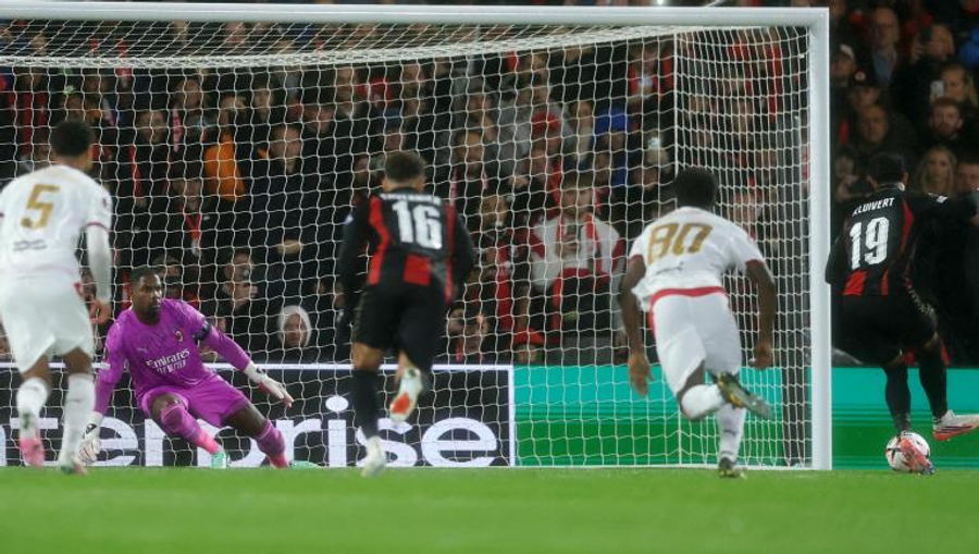 VIDEO/ Gabimi fatal i Maignan fundos Milanin, Bournemouth triumfon 3-0 dhe shkruan historinë në Europë!