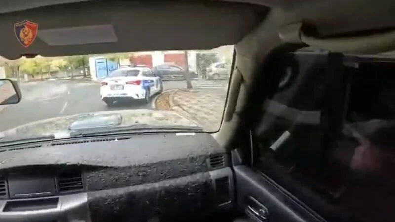 Kokainë në Burrel/ Arrestohen 3 shitësit, policia u sekuestron “mallin”, një orë Rolex dhe makinën