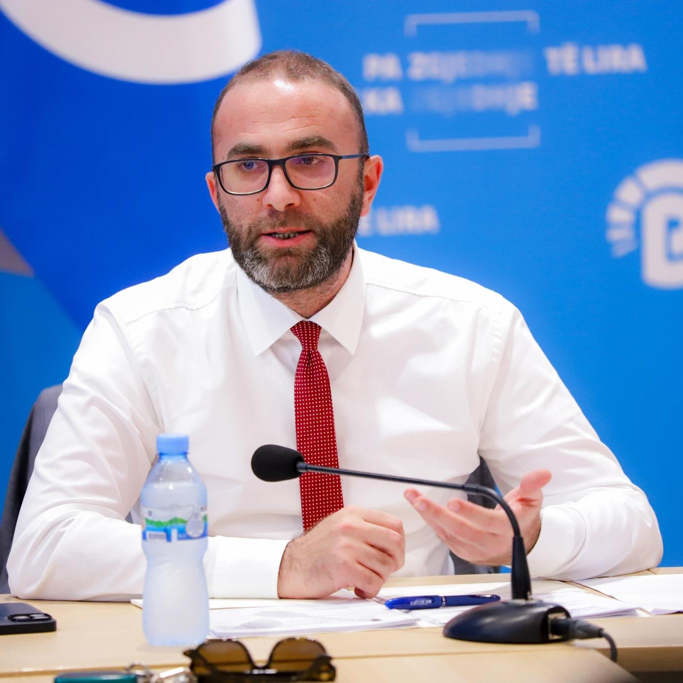 ”Nesër te Kryeministria”, Bardhi: Shqipëria në shesh me studentët, në mbështetje të revoltës rinore