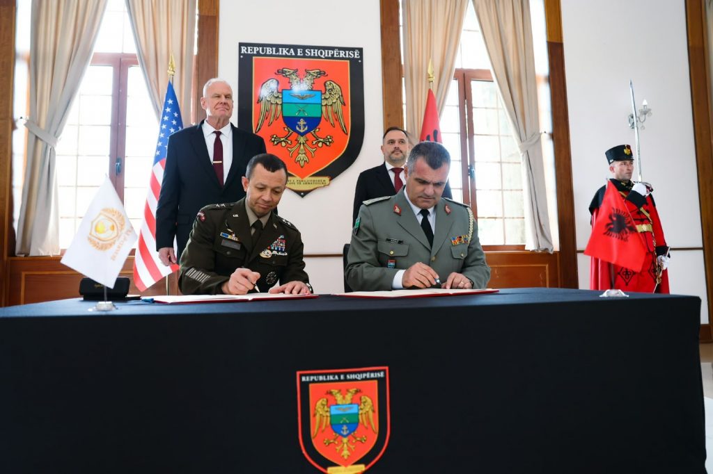 Bordi i Paqes/ Shqipëria firmos marrëveshjen për Gazën, të pranishëm ministri Nufi dhe ambasadori Wendt