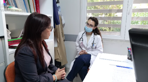 Ministrja Spahiu në Qendrën Shëndetësore nr.10: Janë 11 mjekë të rinj në praktikë, rritet vaksinimi HPV te djemtë