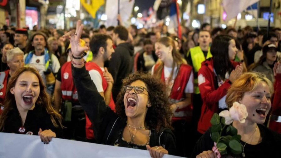 BBC: Pse lëvizja studentore në Serbi po sfidon 12 vite pushtet të Aleksandër Vuçiçit?
