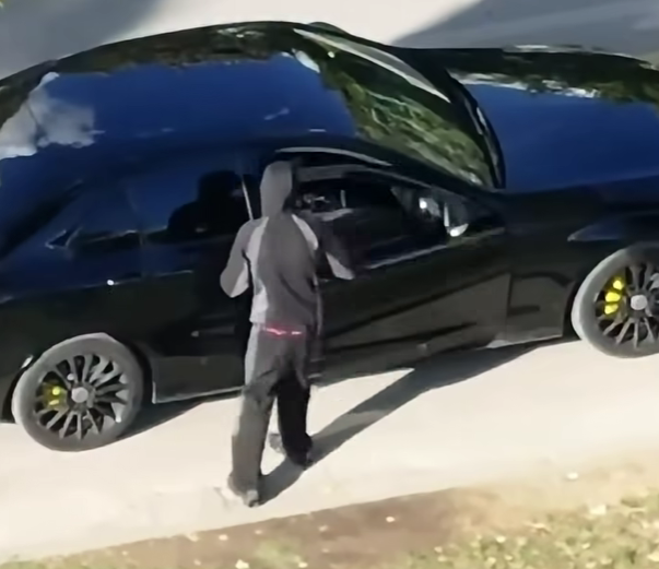 VIDEO/ Taulant Balla: Student një person që rri gjithë ditën me maskë dhe lëviz me Benz me xhama të zinj?