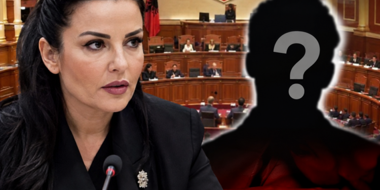 DEL VIDEO, zyrtari i lartë i PS-së duke kryer marrëdhënie intime me një mashkull