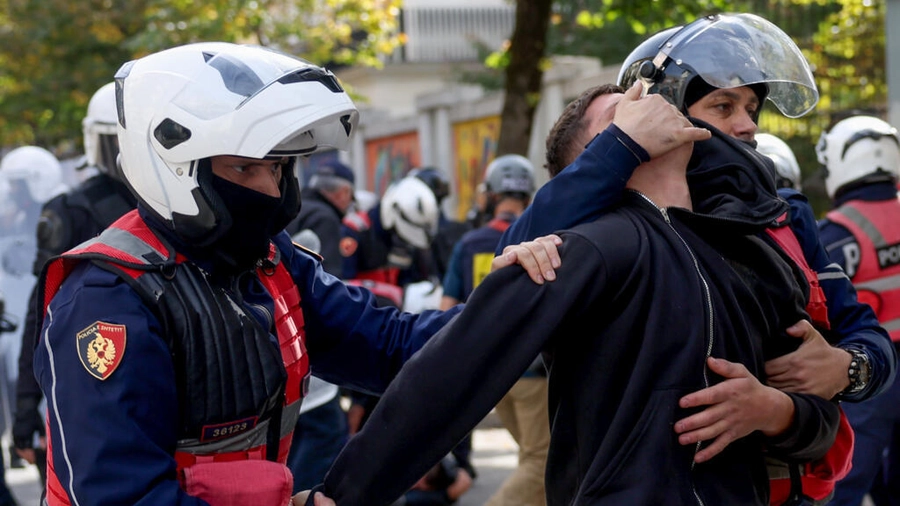 Federata Ndërkombëtare e Gazetarëve: Policia shkeli të drejtat dhe liritë themelore gjatë protestave