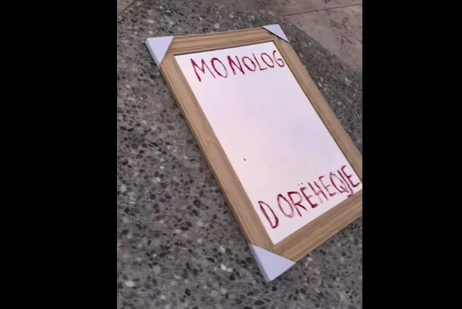 Studentët ia nxjerrin bojën propagandës së Ramës, dorëzojnë të parët ‘pasqyrën e dorëheqjes’