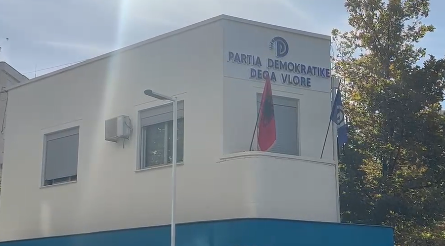 Qindra qytetarë nga qarku i Vlorës drejt protestës në Tiranë, pritet pjesëmarrje masive