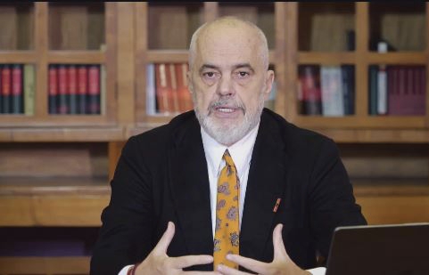 Rama sulmon protestën studentore: Pretendon se pas saj qëndrojnë krimi i organizuar dhe ndikime të huaja