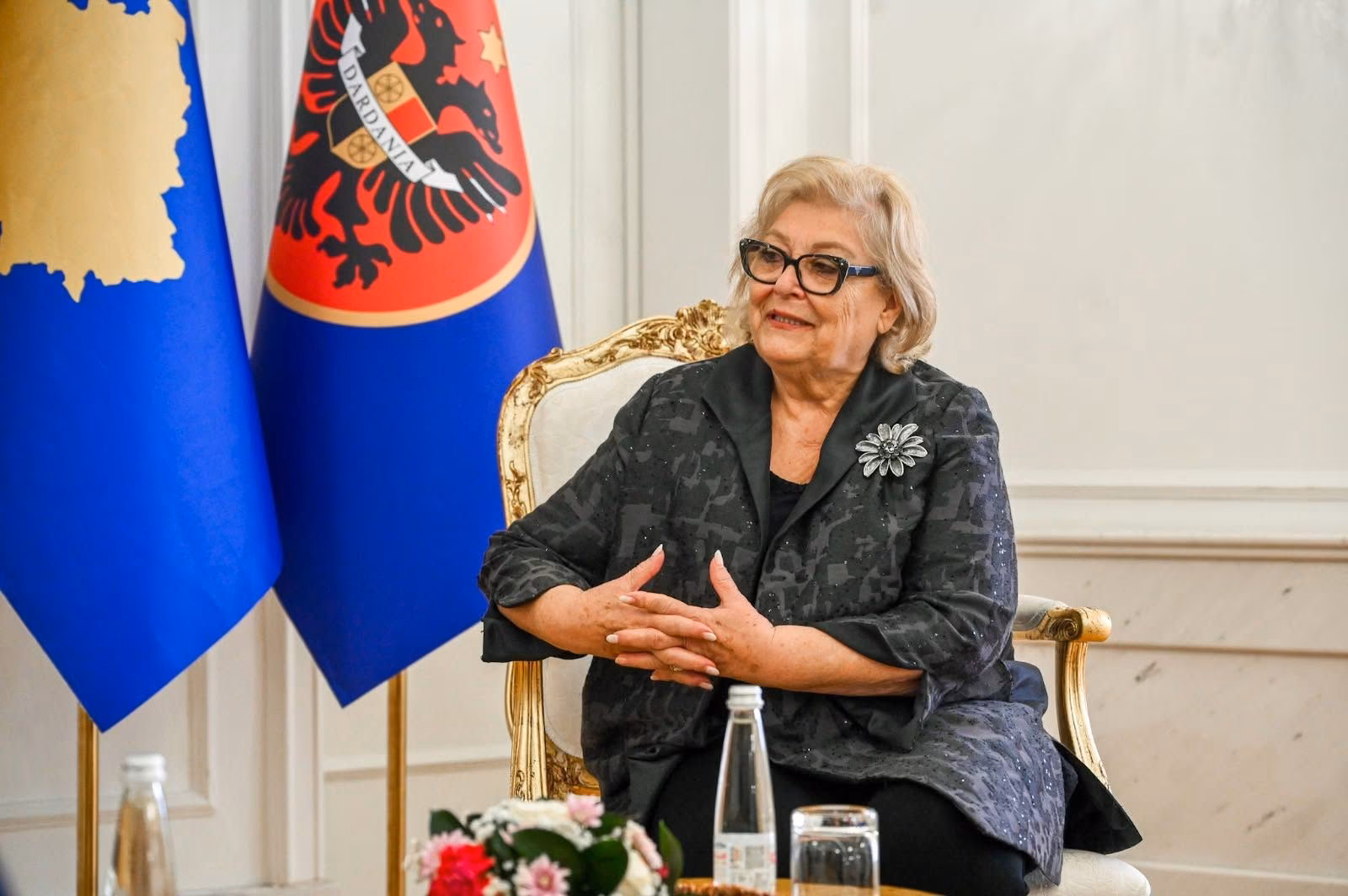 Zgjedhjet në Serbi/ Presidentja e Kosovës thirrje shqiptarëve të Luginës: Bashkohuni për më shumë deputetë shqiptarë në Parlament