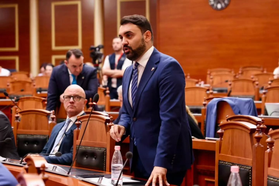 Dhuna brutale e Policisë/ Këlliçi: Prokuroria duhet të kishte lëshuar urdhër-arreste, Arenc Çela, bashkëpunëtor me heshtjen