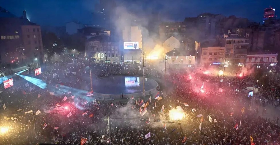 Studentët sfidojnë pushtetin e Vuçiç! Mbahen sot zgjedhjet e parakohshme parlamentare në Serbi