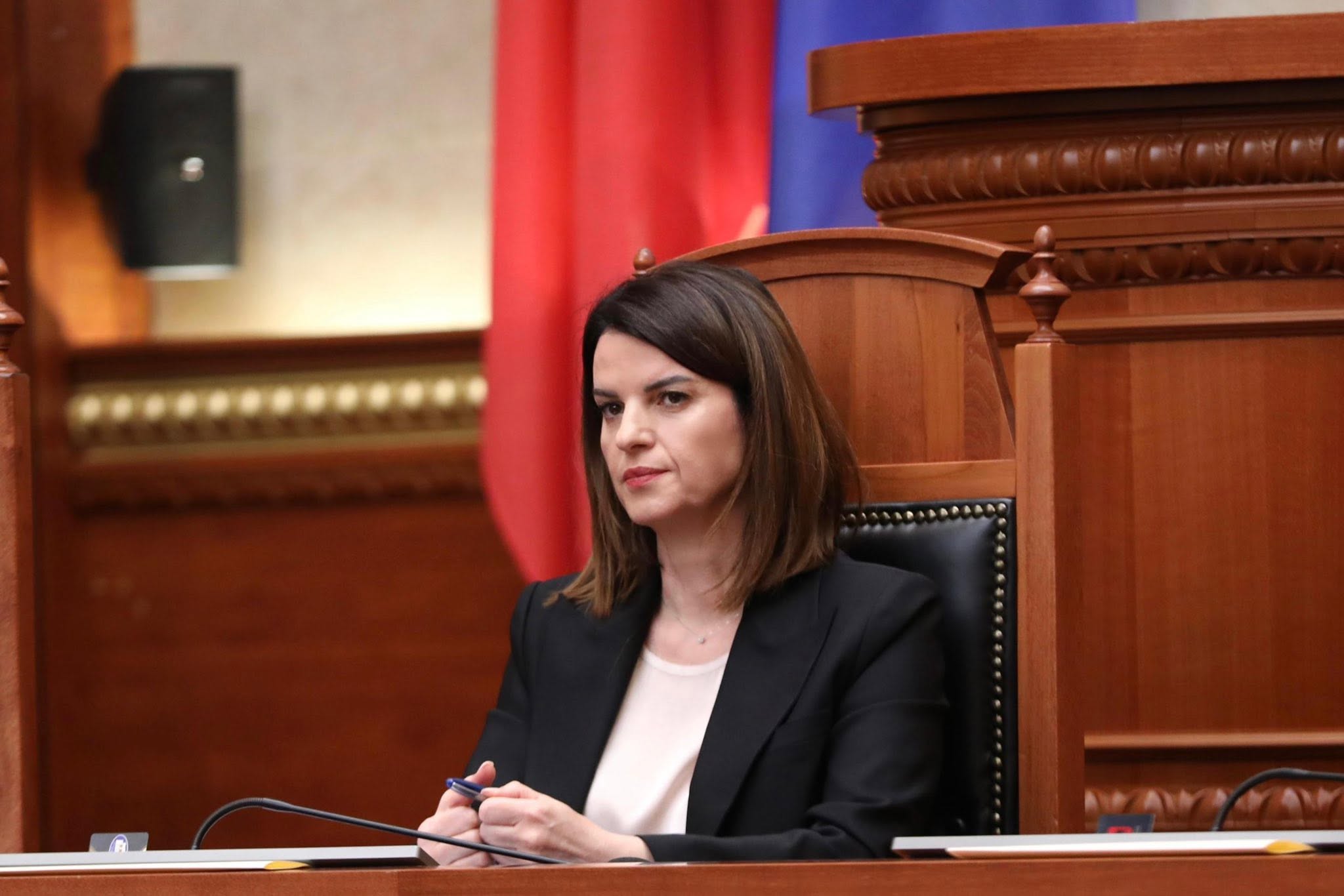 Zv/kryeministrja Koçiu: Dhuna rrezikon jetën e qytetarëve, qeveria angazhohet për trajtimin e Erjonit në Itali