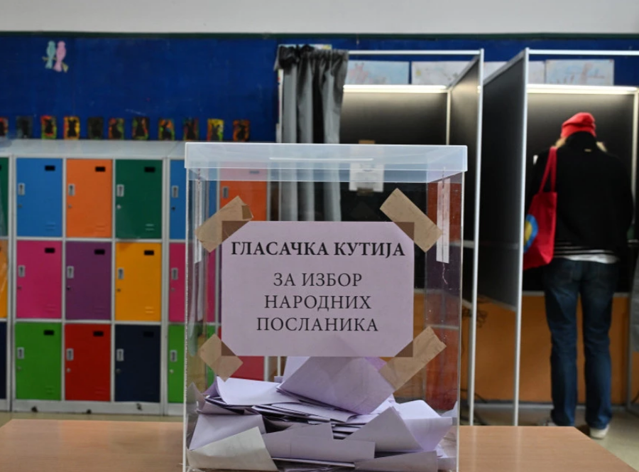 Rritet pjesëmarrja në zgjedhjet në Serbi/ Deri në orën 17:00 votojnë mbi 1 milion më shumë se në 2023-shin