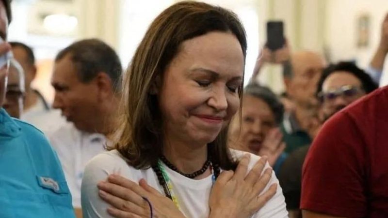 Pas 10 muajsh në ekzil, María Corina Machado kthehet në Venezuelë mes tensioneve politike