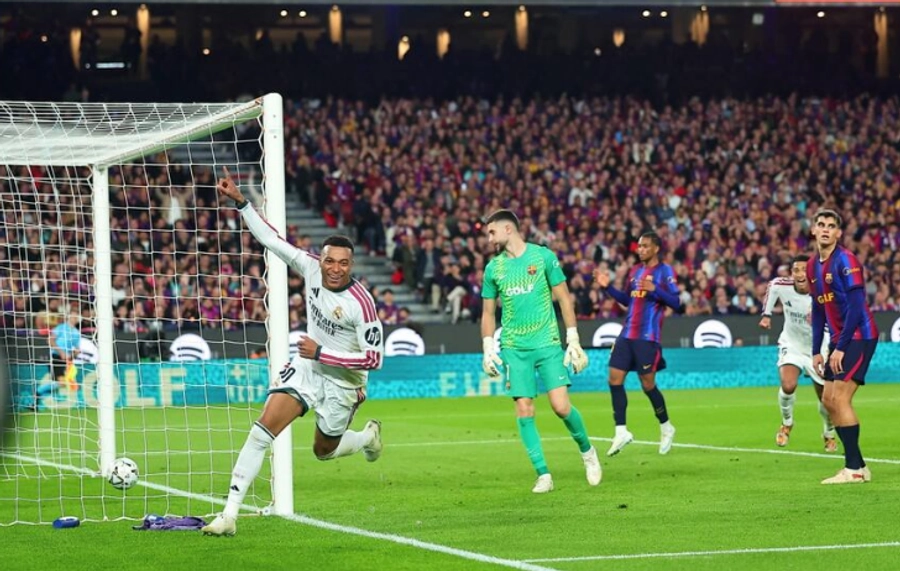 Mbappe barazon një rekord historik: Shtatë gola në shtatë El Clásico-t e para