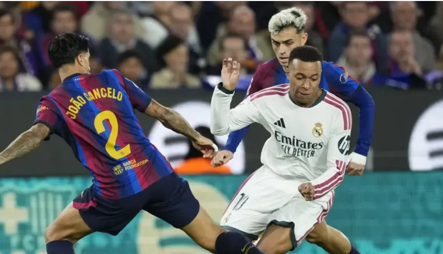 VIDEO/ Dygolësh nga Kylian Mbappe, Reali triumfon në 'El Clasico' dhe shkon -3 pikë nga Barça