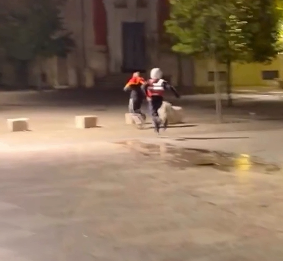 “Policia e krimit”, i riu këmbëshpejtë u shpëton efektivëve, nuk arrijnë ta kapin dot