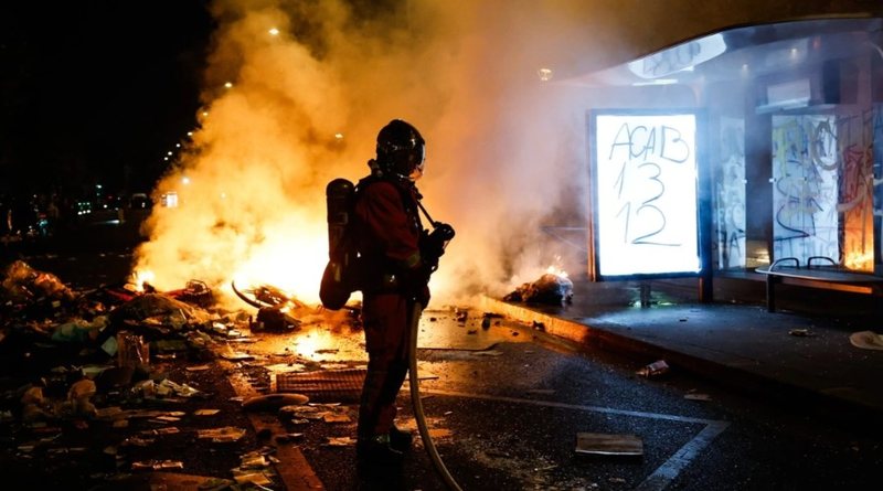 “Vandalët paguajnë”/ Macron kërkon gjoba deri në 10 mijë euro edhe për protestuesit që s’i kanë shkaktuar vetë dëmet