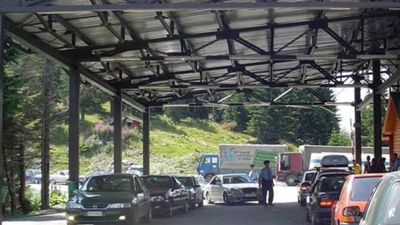 Transportonte ilegalisht 6 emigrantë drejt Malit të Zi, arrestohet 21-vjeçari nga Azerbajxhani